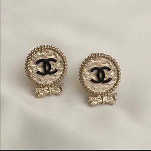Chanel vintage clip on earrings